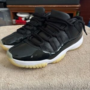 Nike Air Jordan 11 Retro Low Blk/ Gym Red-White-Sail Size 9 AV2187-001 No Box